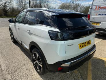 SPOTICAR Peugeot 3008 1.2 Puretech Gt Eat Euro 6 (s/s) 5dr Used Car - Suv Petrol White - Hastings - 1200586980_4