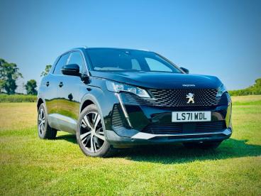 SPOTICAR Peugeot 3008 1.2 Puretech Gt Eat Euro 6 (s/s) 5dr Used Car - Suv Petrol Black - Trowbridge - 1200598493_1