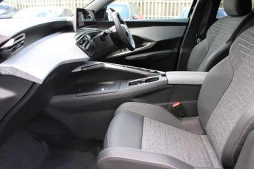 SPOTICAR Peugeot 3008 1.2 Allure E-dsc6 Euro 6 (s/s) 5dr Used Car - Suv Hybrid Black - Dorchester - 1200598953_2