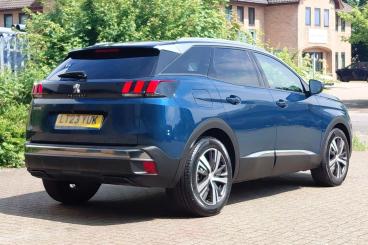 SPOTICAR Peugeot 3008 1.5 Bluehdi Allure Premium + Euro 6 (s/s) 5dr Used Car - Suv Diesel Blue - Fareham - 1200599581_3