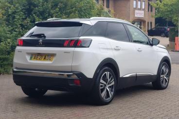 SPOTICAR Peugeot 3008 1.6 13.2kwh Allure Premium E-eat Euro 6 (s/s) 5dr Used Car - Suv Plug-in Hybrid White - Fareham - 1200601908_3