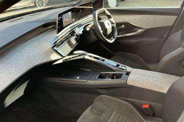 SPOTICAR Peugeot 3008 1.2 Gt E-dsc6 Euro 6 (s/s) 5dr Used Car - Suv Hybrid Black - Dartford - 1200606611_3