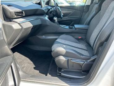 SPOTICAR Peugeot 3008 1.2 Puretech Allure Euro 6 (s/s) 5dr Used Car - Suv Petrol White - Ormskirk - 1200610681_2