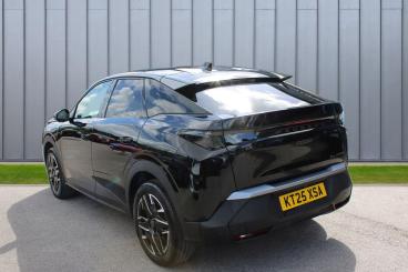 SPOTICAR Peugeot 3008 1.2 Gt E-dsc6 Euro 6 (s/s) 5dr Used Car - Suv Hybrid Black - Yeovil - 1200610705_5