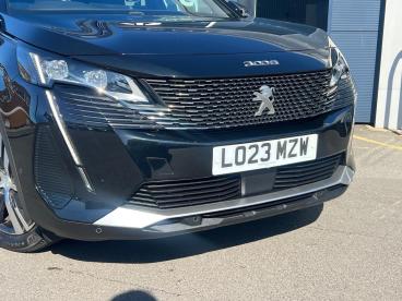 SPOTICAR Peugeot 3008 1.2 Puretech Gt Eat Euro 6 (s/s) 5dr Used Car - Suv Petrol Black - Watford - 1200610992_3