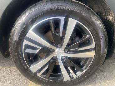SPOTICAR Peugeot 3008 1.2 Puretech Gt Eat Euro 6 (s/s) 5dr Used Car - Suv Petrol Grey - Watford - 1200610999_5