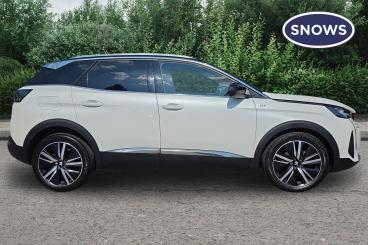SPOTICAR Peugeot 3008 1.2 Puretech Gt Premium Eat Euro 6 (s/s) 5dr Used Car - Suv Petrol White - Basingstoke - 1200618314_5