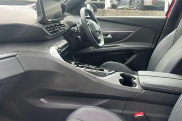 SPOTICAR Peugeot 3008 1.2 Puretech Allure Premium + Eat Euro 6 (s/s) 5dr Used Car - Suv Petrol Red - Sidcup - 1200619269_3