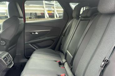 SPOTICAR Peugeot 3008 1.2 Puretech Allure Premium + Eat Euro 6 (s/s) 5dr Used Car - Suv Petrol Red - Sidcup - 1200619269_5