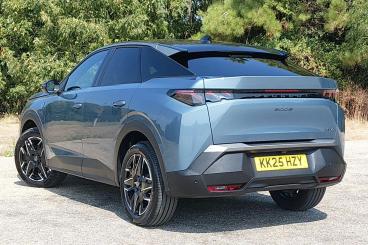 SPOTICAR Peugeot 3008 1.2 Gt E-dsc6 Euro 6 (s/s) 5dr Used Car - Suv Hybrid Blue - Eastbourne - 1200623353_5