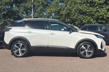 SPOTICAR Peugeot 3008 1.2 Puretech Gt Eat Euro 6 (s/s) 5dr Used Car - Suv Petrol White - Worthing - 1200624247_2
