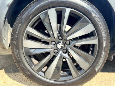 SPOTICAR Peugeot 3008 1.5 Bluehdi Gt Premium Eat Euro 6 (s/s) 5dr Used Car - Suv Diesel Blue - Bury St. Edmunds - 1200625999_3