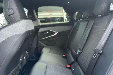 SPOTICAR Peugeot 3008 1.2 Gt E-dsc6 Euro 6 (s/s) 5dr Used Car - Suv Hybrid White - Sidcup - 1200629713_5