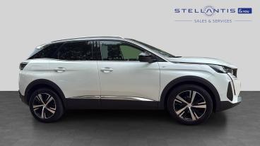 SPOTICAR Peugeot 3008 1.2 Puretech Gt Eat Euro 6 (s/s) 5dr Used Car - Suv Petrol White - Godalming - 1200632028_2