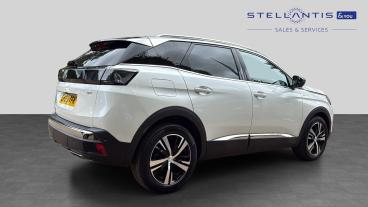 SPOTICAR Peugeot 3008 1.2 Puretech Gt Eat Euro 6 (s/s) 5dr Used Car - Suv Petrol White - Godalming - 1200632028_3