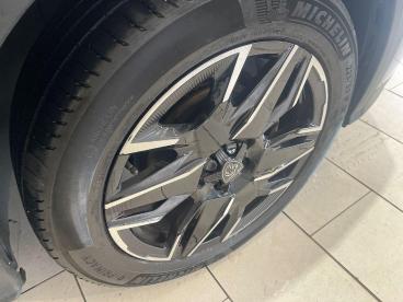 SPOTICAR Peugeot 3008 1.2 Gt E-dsc6 Euro 6 (s/s) 5dr Used Car - Suv Hybrid Blue - Bridgend - 1200633213_4