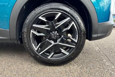 SPOTICAR Peugeot 3008 1.2 Gt E-dsc6 Euro 6 (s/s) 5dr Used Car - Suv Hybrid Blue - Southend-on-sea - 1200634109_5