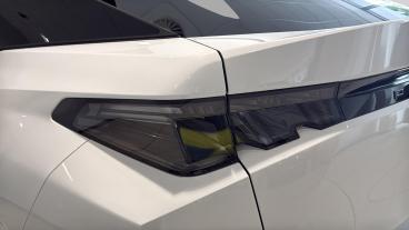 SPOTICAR Peugeot 3008 1.2 Gt E-dsc6 Euro 6 (s/s) 5dr Used Car - Suv Hybrid White - West London - 1200643124_5