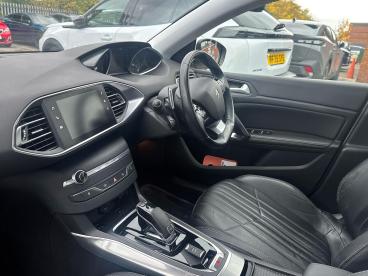 SPOTICAR Peugeot 308 1.5 Bluehdi Allure Eat Euro 6 (s/s) 5dr Used Car - Saloon Diesel White - Newbury - 1200554459_2