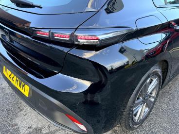 SPOTICAR Peugeot 308 1.2 Puretech Active Premium Eat Euro 6 (s/s) 5dr Used Car - Saloon Petrol Black - Wakefield - 1200562592_5