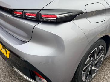 SPOTICAR Peugeot 308 1.2 Puretech Allure Premium Eat Euro 6 (s/s) 5dr Used Car - Saloon Petrol Grey - Wakefield - 1200570308_5