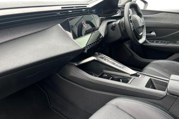 SPOTICAR Peugeot 308 1.6 12.4kwh Allure Premium E-eat Euro 6 (s/s) 5dr Used Car - Saloon Plug-in Hybrid White - Newbury - 1200580174_2