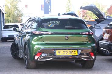 SPOTICAR Peugeot 308 1.2 Puretech Gt Premium Eat Euro 6 (s/s) 5dr Used Car - Saloon Petrol Green - Lichfield - 1200603551_3