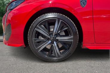 SPOTICAR Peugeot 308 1.6 12.4kwh Gt Premium E-eat Euro 6 (s/s) 5dr Used Car - Saloon Plug-in Hybrid Red - Chichester - 1200608964_5