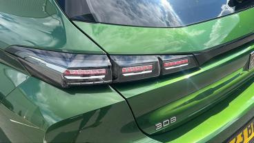 SPOTICAR Peugeot 308 1.2 Puretech Allure Eat Euro 6 (s/s) 5dr Used Car - Saloon Petrol Green - Maidstone - 1200610882_5