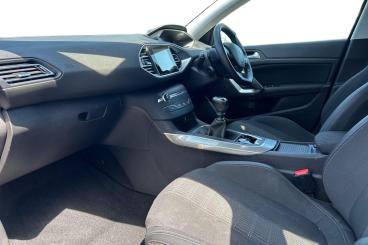 SPOTICAR Peugeot 308 1.2 Puretech Allure Premium Euro 6 (s/s) 5dr Used Car - Saloon Petrol Black - Portsmouth - 1200613797_2