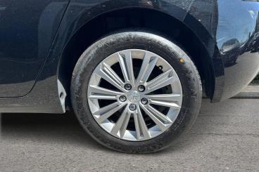 SPOTICAR Peugeot 308 1.2 Puretech Allure Premium Euro 6 (s/s) 5dr Used Car - Saloon Petrol Black - Portsmouth - 1200613797_5