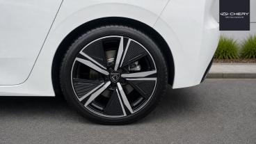 SPOTICAR Peugeot 308 1.2 Puretech Gt Eat Euro 6 (s/s) 5dr Used Car - Saloon Petrol White - Letchworth - 1200616223_5