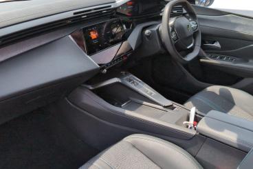SPOTICAR Peugeot 308 1.5 Bluehdi Allure Eat Euro 6 (s/s) 5dr Used Car - Saloon Diesel Red - Portsmouth - 1200621591_2