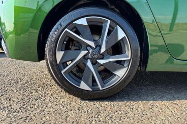 SPOTICAR Peugeot 308 1.2 Puretech Allure Premium Eat Euro 6 (s/s) 5dr Used Car - Saloon Petrol Green - Southend-on-sea - 1200623338_5