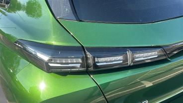 SPOTICAR Peugeot 308 1.2 Puretech Allure Premium Eat Euro 6 (s/s) 5dr Used Car - Saloon Petrol Green - Chingford - 1200626104_5