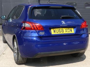 SPOTICAR Peugeot 308 1.2 Puretech Tech Edition Euro 6 (s/s) 5dr Used Car - Saloon Petrol Blue - Devizes - 1200626569_3