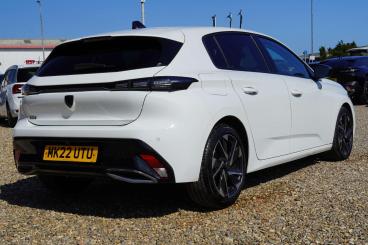 SPOTICAR Peugeot 308 1.2 Puretech Allure Premium Eat Euro 6 (s/s) 5dr Used Car - Saloon Petrol White - Great Yarmouth - 1200627790_2