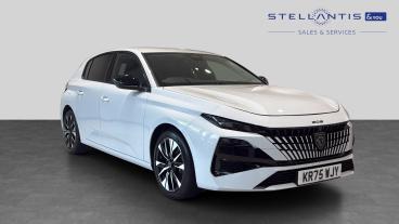 SPOTICAR Peugeot 308 1.6 17.2kwh Allure E-dsc Euro 6 (s/s) 5dr Used Car - Saloon Plug-in Hybrid White - West London - 1200633412_1