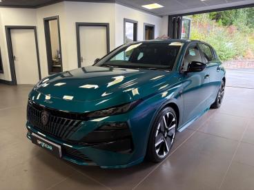 SPOTICAR Peugeot 308 1.2 Gt Premium E-dsc Euro 6 (s/s) 5dr Used Car - Saloon Hybrid Blue - Abergavenny - 1200635956_3