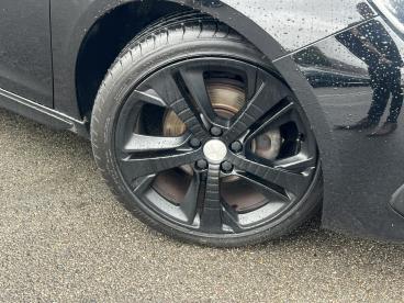 SPOTICAR Peugeot 308 1.2 Puretech Gpf Gt Line Euro 6 (s/s) 5dr Used Car - Saloon Petrol Black - Watford - 1200637479_5