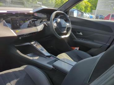 SPOTICAR Peugeot 308 Sw 1.2 Puretech Gt Eat Euro 6 (s/s) 5dr Used Car - Estate Petrol Blue - Newbury - 1200522972_2