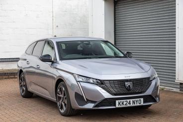 SPOTICAR Peugeot 308 Sw 1.2 Puretech Allure Eat Euro 6 (s/s) 5dr Used Car - Estate Petrol Grey - Braintree - 1200529394_1