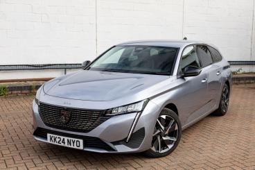 SPOTICAR Peugeot 308 Sw 1.2 Puretech Allure Eat Euro 6 (s/s) 5dr Used Car - Estate Petrol Grey - Braintree - 1200529394_4