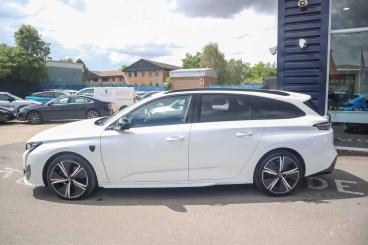 SPOTICAR Peugeot 308 Sw 1.2 Puretech Gt Eat Euro 6 (s/s) 5dr Used Car - Estate Petrol White - Leamington - 1200529466_5