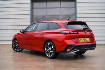 SPOTICAR Peugeot 308 Sw 1.2 Puretech Allure Eat Euro 6 (s/s) 5dr Used Car - Estate Petrol Red - Bromsgrove - 1200562055_2