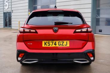 SPOTICAR Peugeot 308 Sw 1.2 Puretech Allure Eat Euro 6 (s/s) 5dr Used Car - Estate Petrol Red - Bromsgrove - 1200562055_3