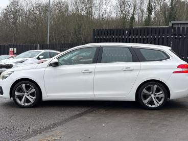SPOTICAR Peugeot 308 Sw 1.2 Puretech Gpf Allure Euro 6 (s/s) 5dr Used Car - Estate Petrol White - Swindon - 1200570684_4