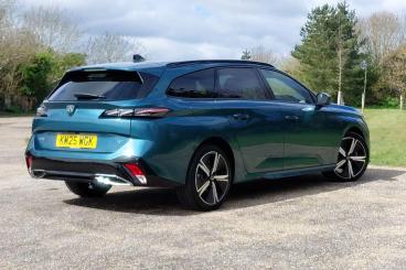 SPOTICAR Peugeot 308 Sw 1.2 Gt E-dsc6 Euro 6 (s/s) 5dr Used Car - Estate Hybrid Blue - Eastbourne - 1200587163_4
