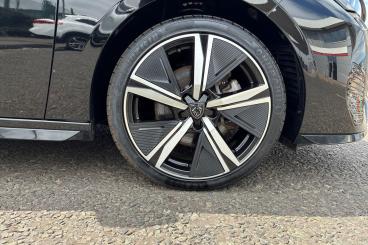 SPOTICAR Peugeot 308 Sw 1.2 Gt E-dsc6 Euro 6 (s/s) 5dr Used Car - Estate Hybrid Black - Southend-on-sea - 1200618671_5