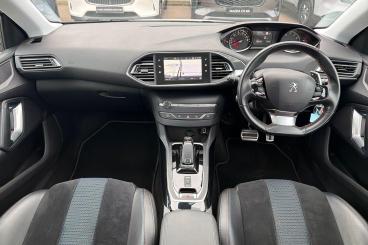 SPOTICAR Peugeot 308 Sw 1.2 Puretech Tech Edition Eat Euro 6 (s/s) 5dr Used Car - Estate Petrol White - Worthing - 1200630780_3